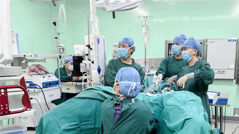 直径达17cm！我院妇产科成功为患者腹腔镜下切除巨大子宫肌瘤