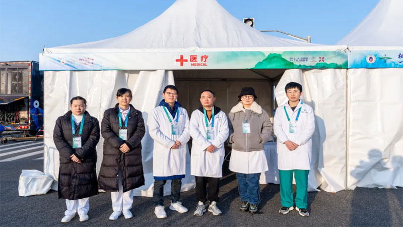 医大圆满完成青浦半马医疗保障任务