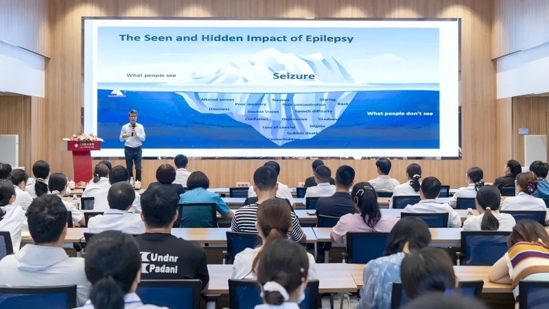 国际交流：澳大利亚健康与医学科学院关国良教授到访上海医大医院