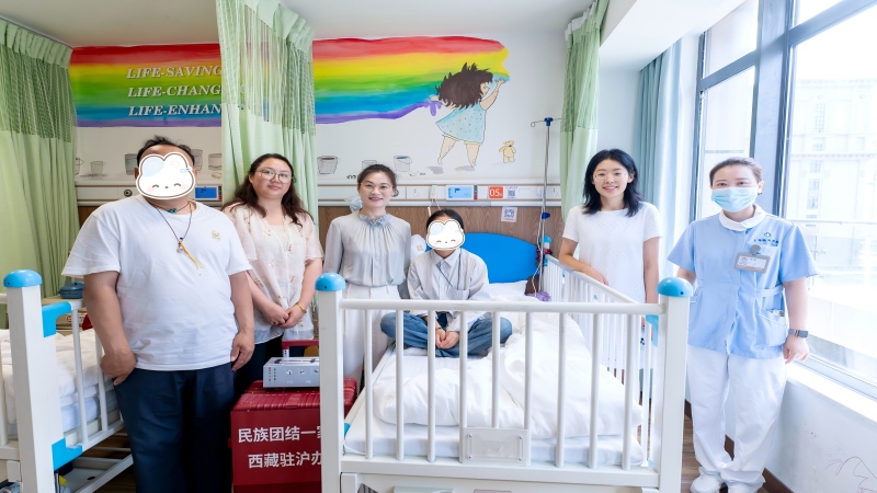 8000里随行，她是22名西藏患者在上海的“临时家长”